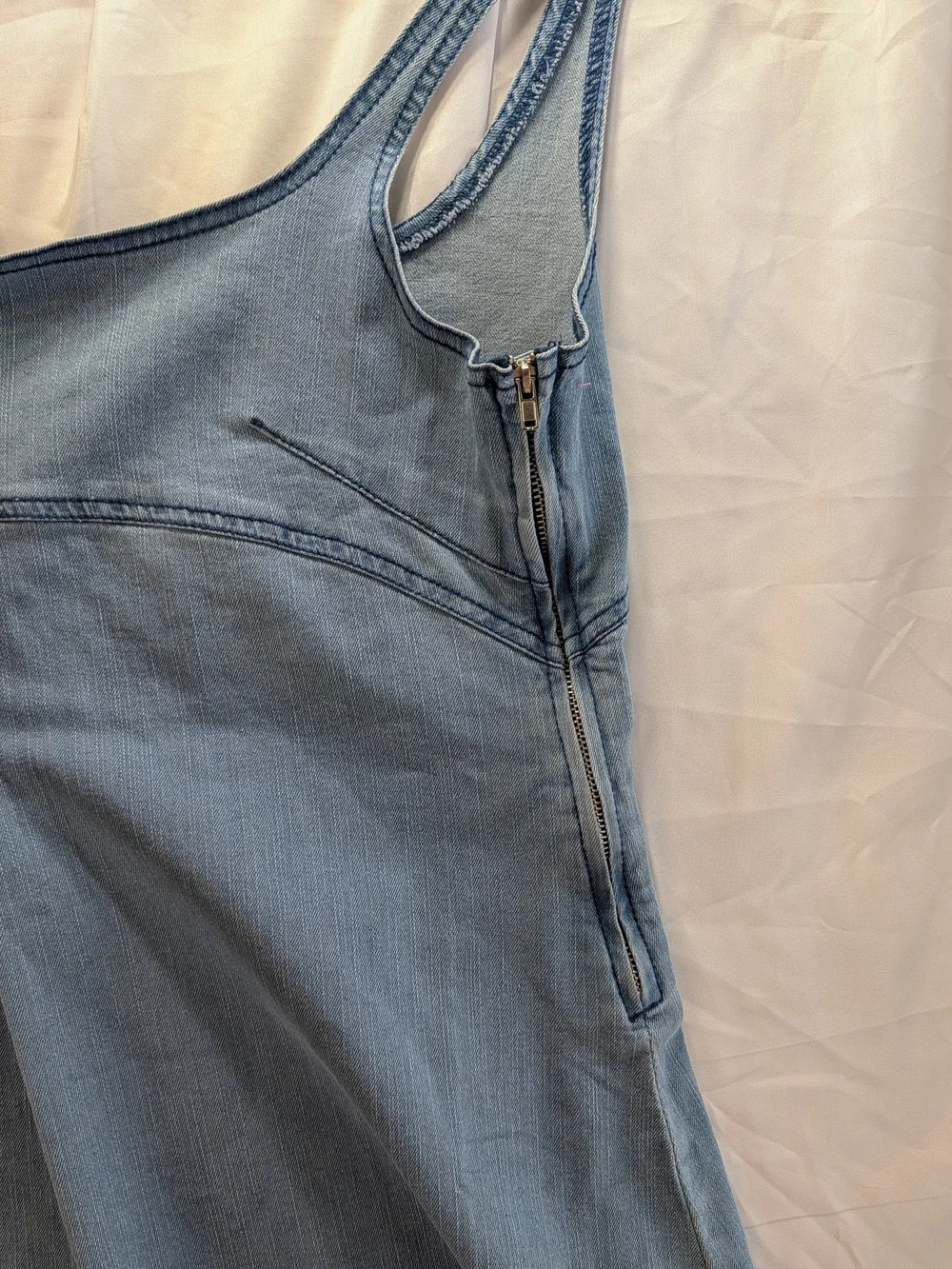 NWT Forever 21 Women’s Light Wash Denim Square Neck Tank Mini Dress Size L